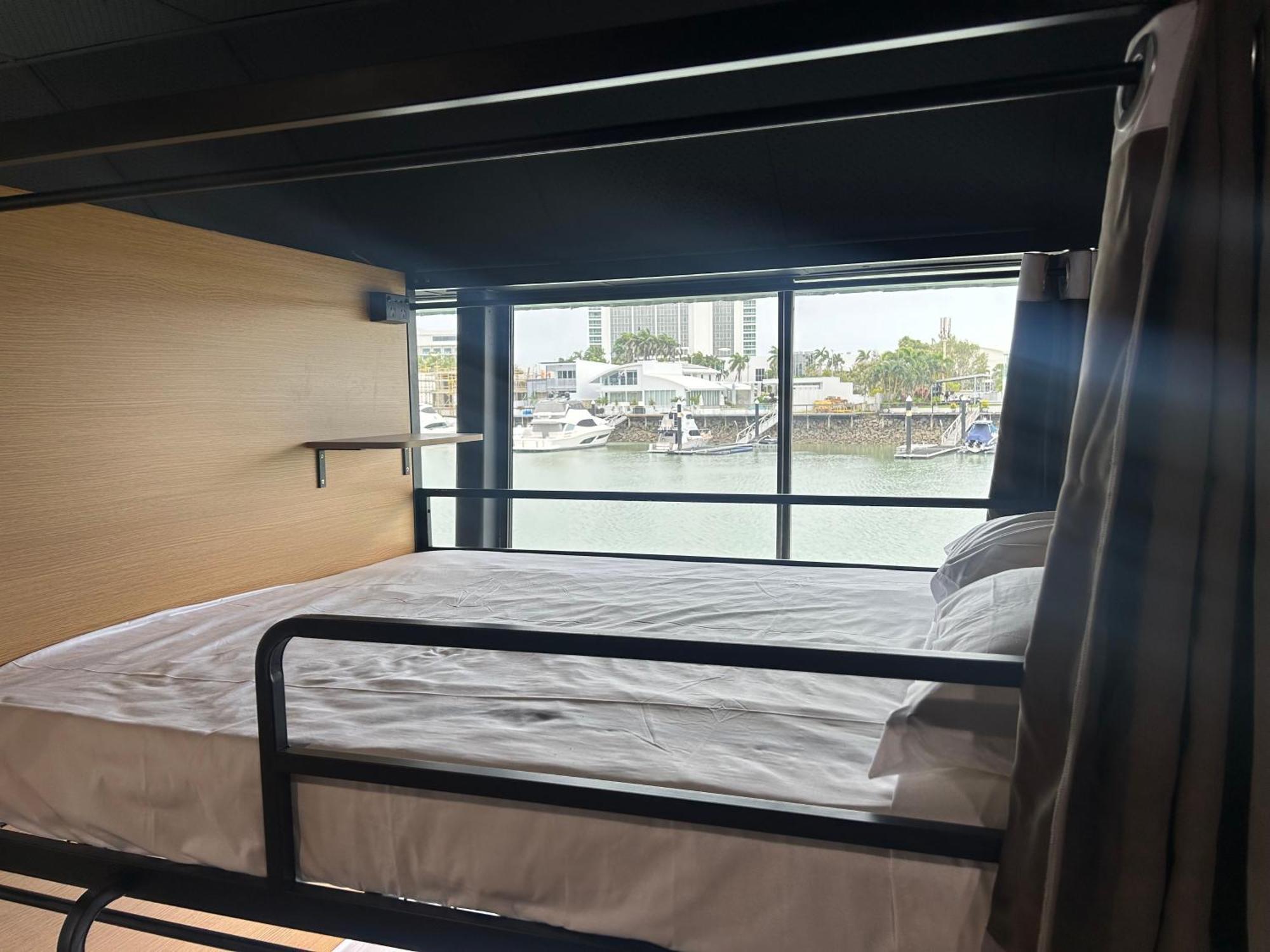 The Pier Pods On The Water- 50M From Townsville Bus Terminal And Ferry Terminal- Passport Id Requried Eksteriør billede