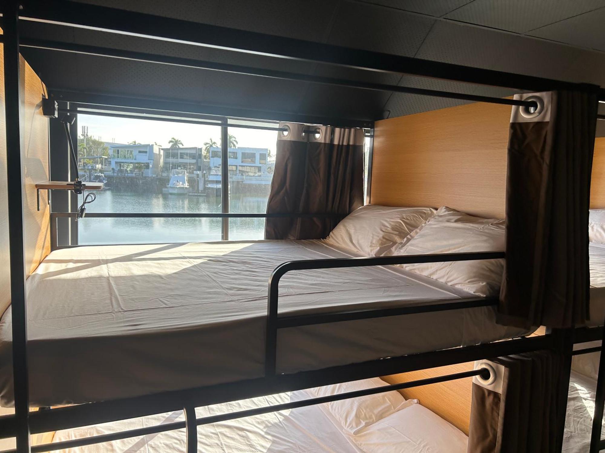 The Pier Pods On The Water- 50M From Townsville Bus Terminal And Ferry Terminal- Passport Id Requried Eksteriør billede