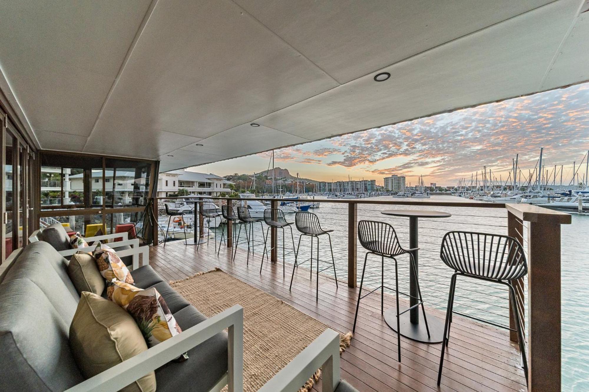The Pier Pods On The Water- 50M From Townsville Bus Terminal And Ferry Terminal- Passport Id Requried Eksteriør billede