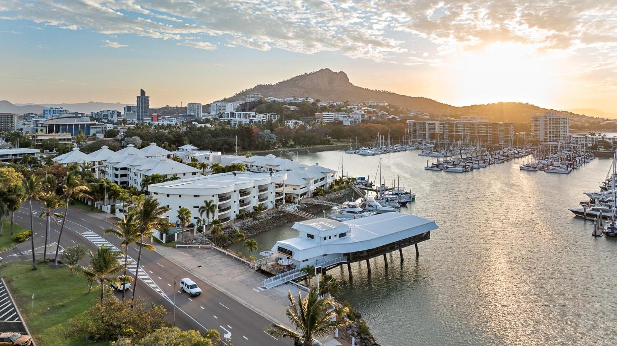 The Pier Pods On The Water- 50M From Townsville Bus Terminal And Ferry Terminal- Passport Id Requried Eksteriør billede