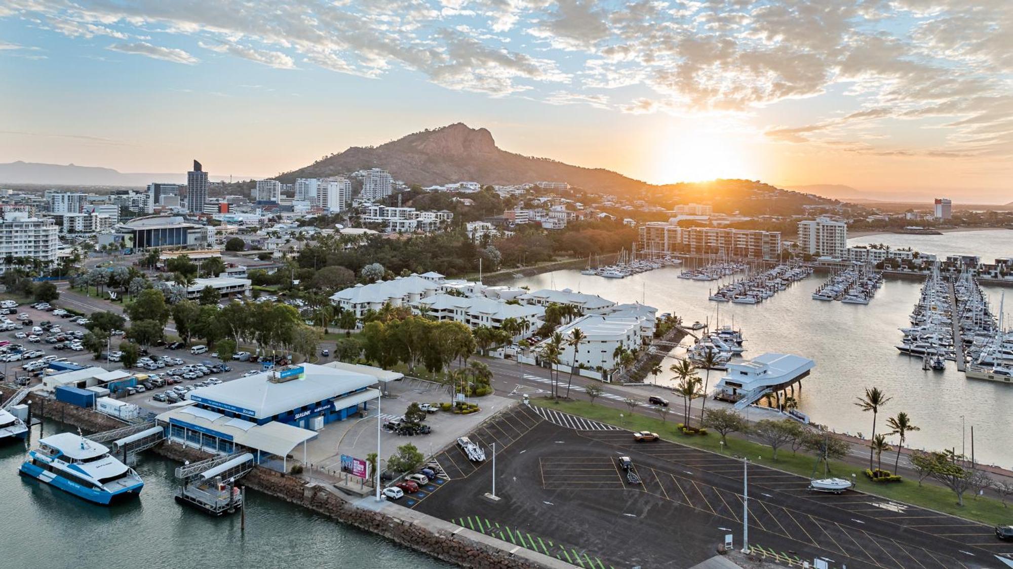 The Pier Pods On The Water- 50M From Townsville Bus Terminal And Ferry Terminal- Passport Id Requried Eksteriør billede