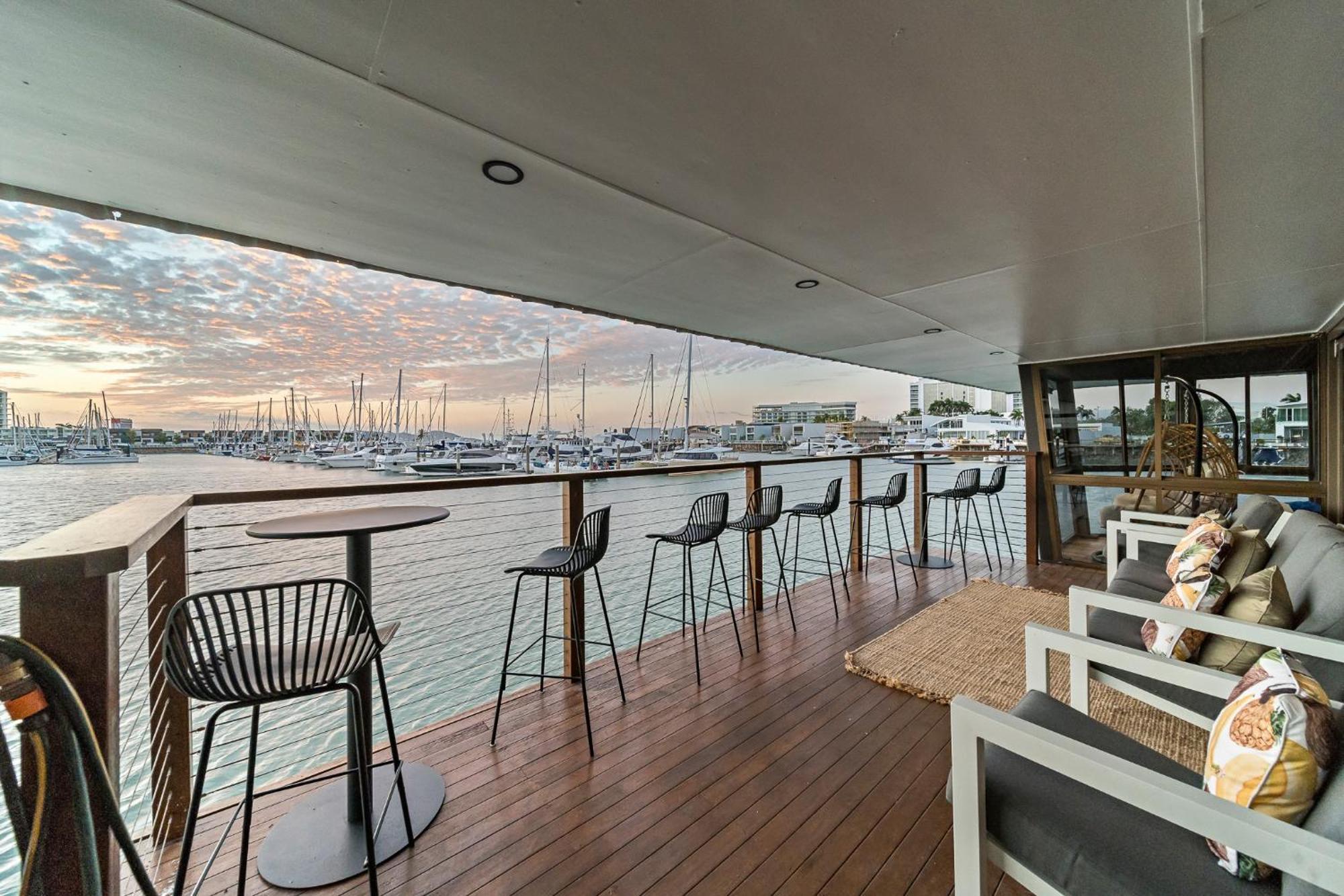 The Pier Pods On The Water- 50M From Townsville Bus Terminal And Ferry Terminal- Passport Id Requried Eksteriør billede